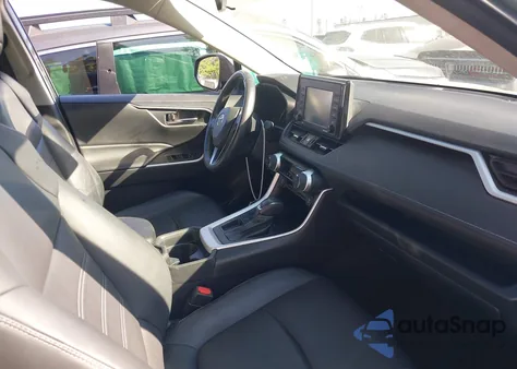 2021 Toyota Rav4 Xle Premium z USA, uszkodzony, nr VIN 2T3C1RFVXMW184351